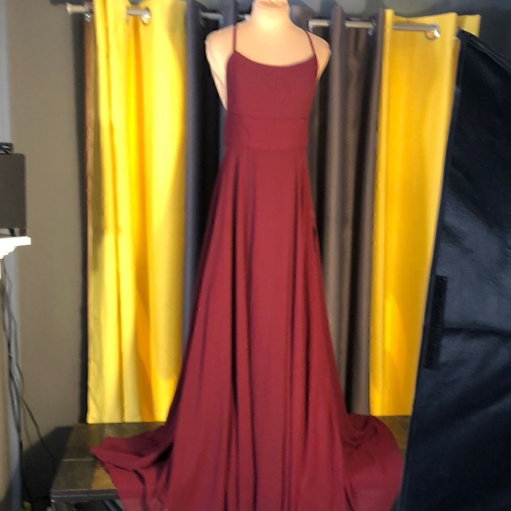 Lulu’s Event Ready Burgundy Low-Back Maxi Dress size M